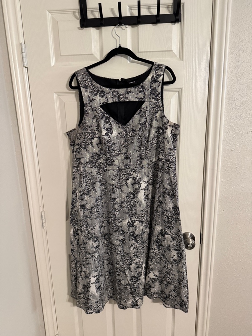torrid Black & White Floral Cutout Midi Dress